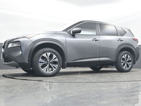 Certified 2023 Nissan Rogue SV image 24