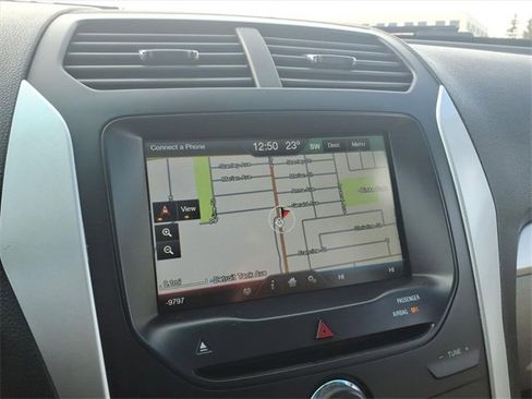 Used 2015 Ford Explorer XLT w/ Equipment Group 202B image 17