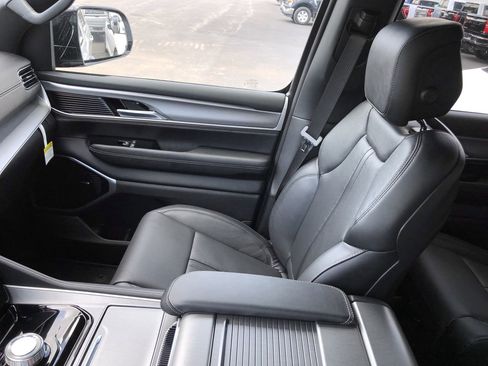 New 2026 Jeep Grand Wagoneer Limited image 25