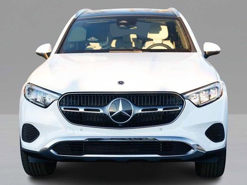 Used 2026 Mercedes-Benz GLC 300 4MATIC image 2