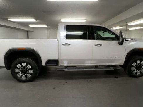 Certified 2024 GMC Sierra 2500 Denali w/ Denali Reserve Package AWD/4WD image 9