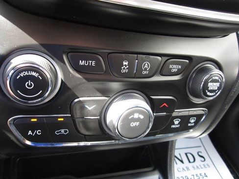 Used 2021 Jeep Cherokee Sport w/ Popular Appearance Group AWD/4WD image 19