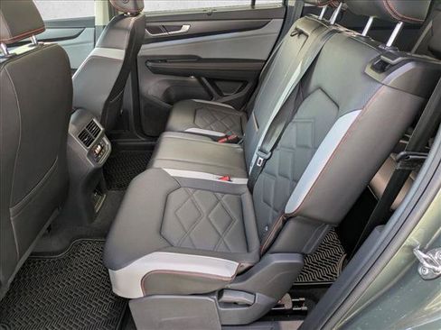 Used 2024 Volkswagen Atlas Peak Edition SE AWD/4WD image 19