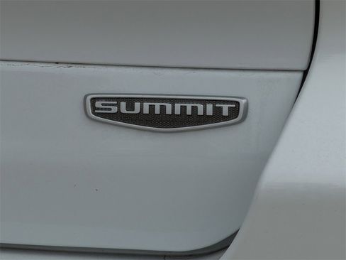 New 2025 Jeep Grand Cherokee L Summit image 9