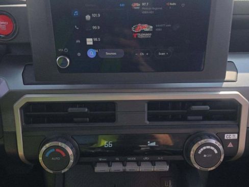 Used 2025 Toyota Tacoma TRD Off-Road image 10