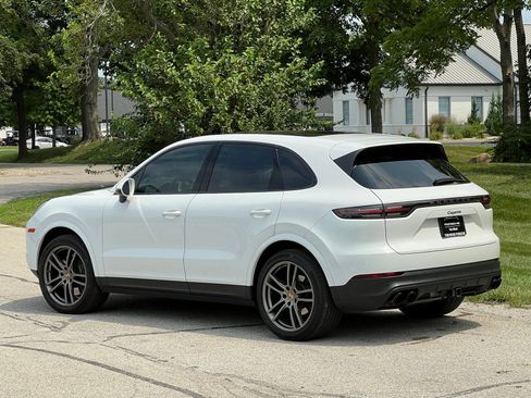 Certified 2023 Porsche Cayenne Platinum Edition AWD/4WD image 3