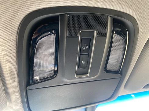 Used 2018 Kia Sorento FWD image 25