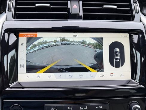 Used 2018 Land Rover Discovery HSE image 22