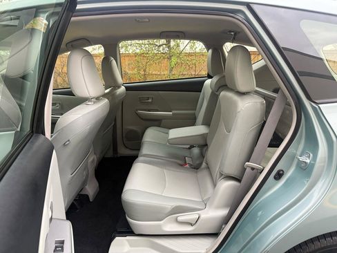 Used 2014 Toyota Prius V Five image 14