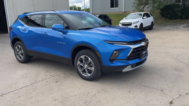New 2026 Chevrolet Blazer LT w/ Convenience Package FWD image 2