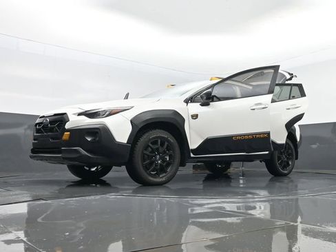 Used 2025 Subaru Crosstrek 2.5i Wilderness w/ Crosstrek Mirror Package AWD/4WD image 32