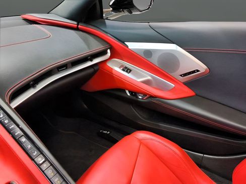 Used 2021 Chevrolet Corvette Stingray Preferred Cpe w/ Z51 Performance Package image 22