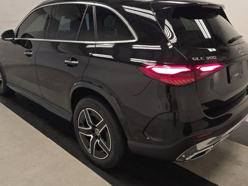 Used 2024 Mercedes-Benz GLC 300 4MATIC w/ AMG Line image 4