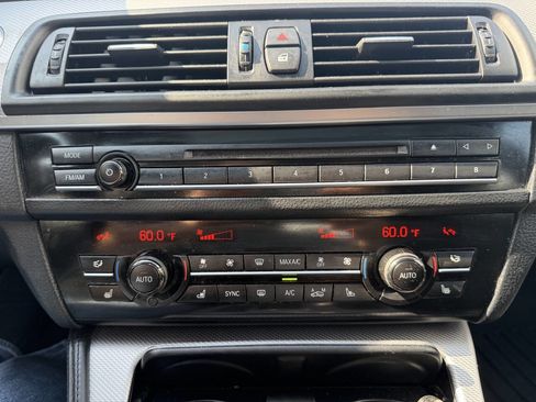 Used 2015 BMW 550i xDrive Sedan image 24