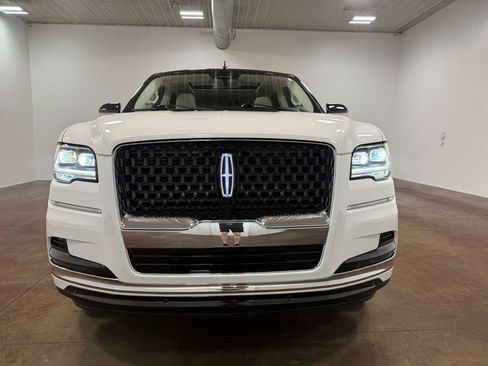 Used 2024 Lincoln Navigator Black Label AWD/4WD image 39