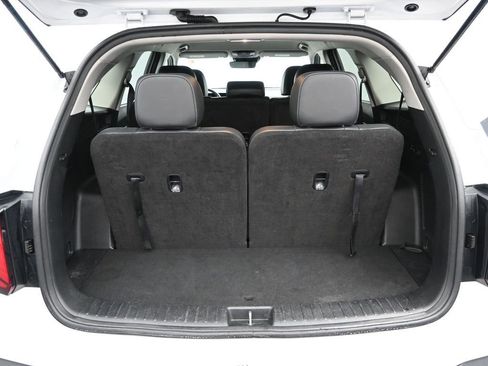 Used 2024 Kia Sorento S image 11