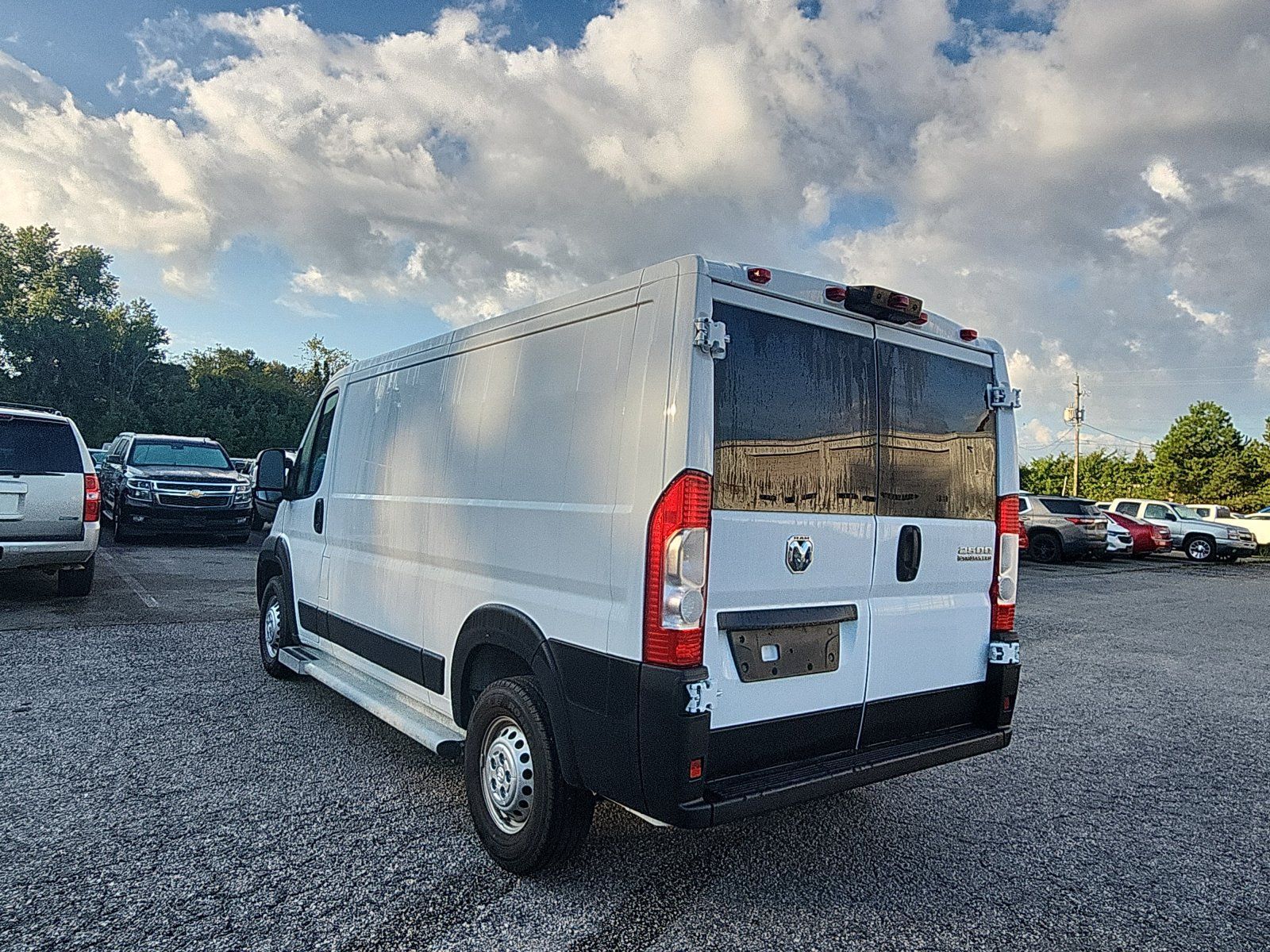 Used 2025 RAM ProMaster 2500 w/ U-Haul Equipment Group FWD image 3