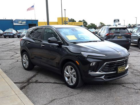 Used 2025 Buick Encore GX Preferred FWD image 3