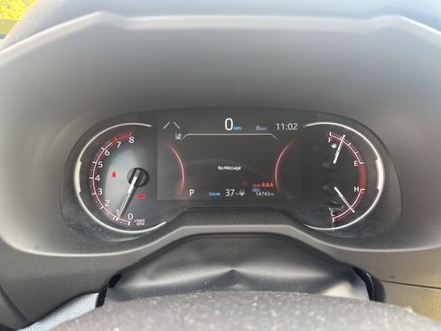 Used 2025 Toyota RAV4 LE image 21