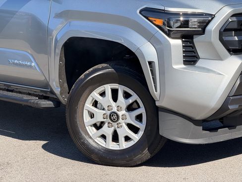 Used 2026 Toyota Tacoma SR5 RWD image 3