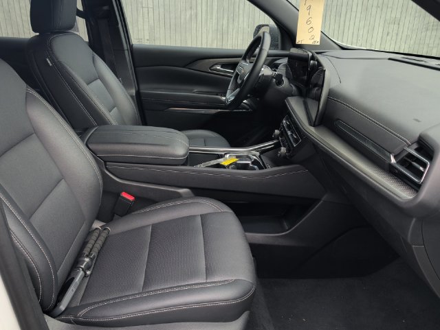 Used 2025 Chevrolet Traverse LT AWD/4WD image 37
