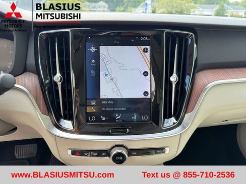 Used 2019 Volvo S60 T5 Momentum w/ Multimedia Package FWD image 25