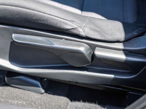 Used 2019 Honda CR-V LX image 11