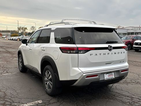 New 2025 Nissan Pathfinder SL image 6