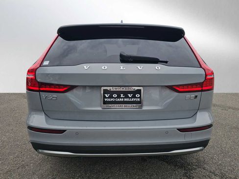Certified 2025 Volvo V60 B5 Cross Country Plus AWD/4WD image 5