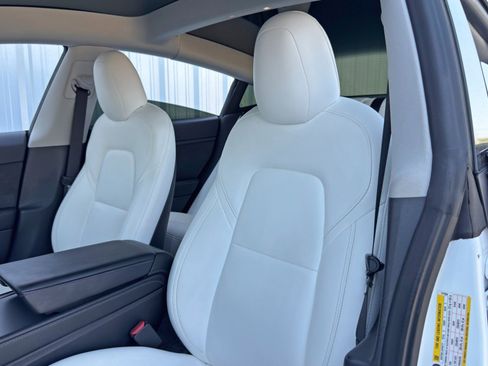 Used 2022 Tesla Model 3 image 39