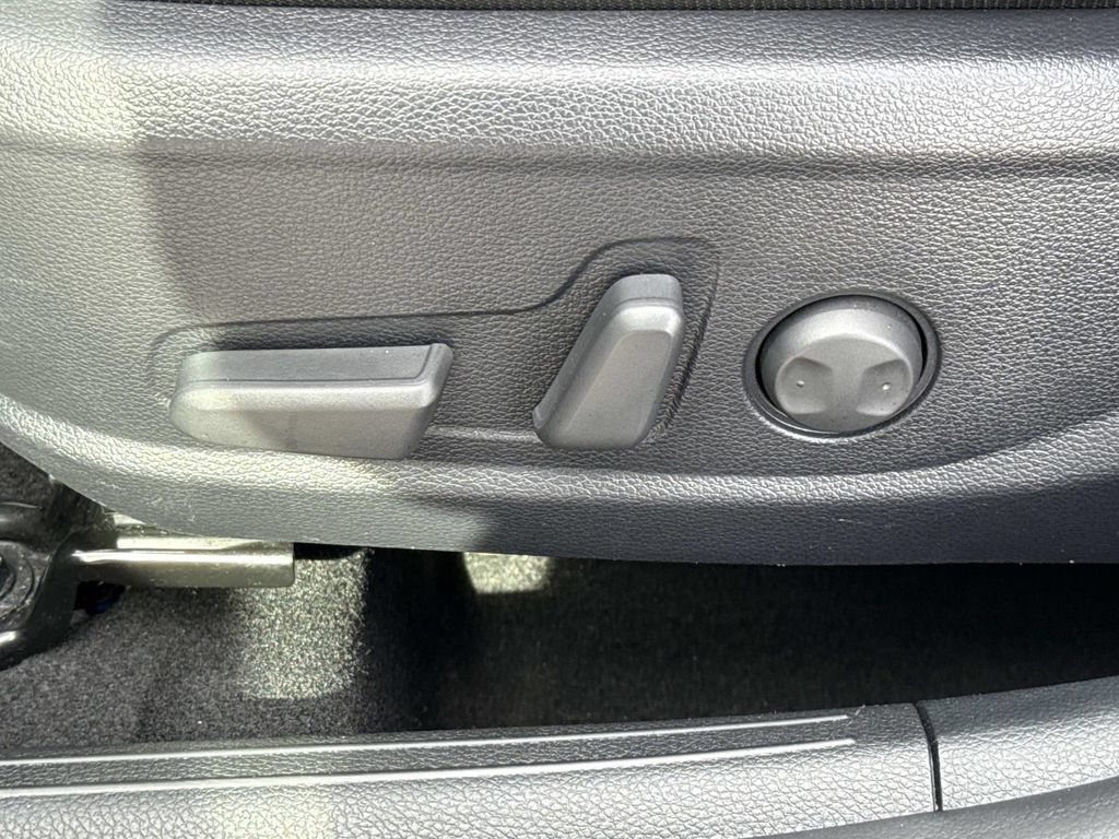 Used 2024 Kia Seltos EX AWD/4WD image 18