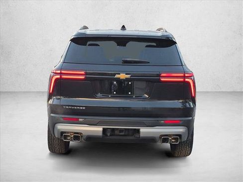 Used 2025 Chevrolet Traverse LT w/ Sun and Wheel Package FWD image 6