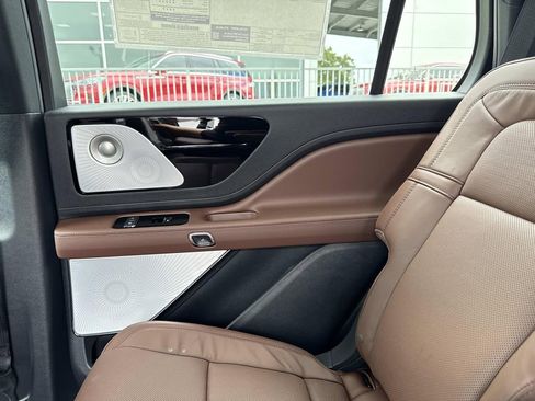 New 2025 Lincoln Aviator Reserve w/ Equipment Group 201A image 15