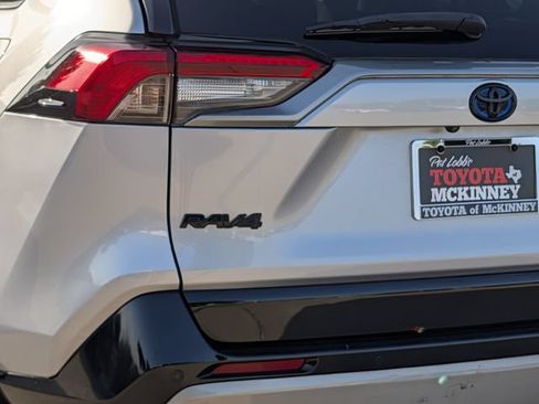 Used 2023 Toyota RAV4 XSE AWD/4WD image 8