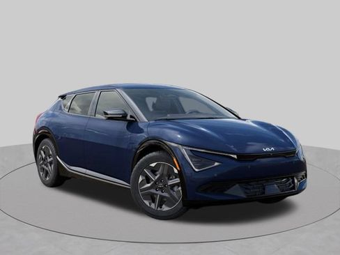 New 2025 Kia EV6 Light AWD/4WD image 9