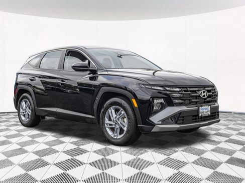 Certified 2026 Hyundai Tucson SE FWD image 12