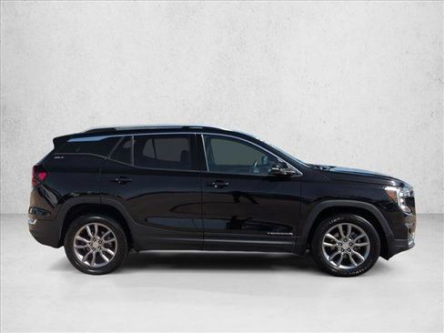 Used 2024 GMC Terrain SLT FWD image 4