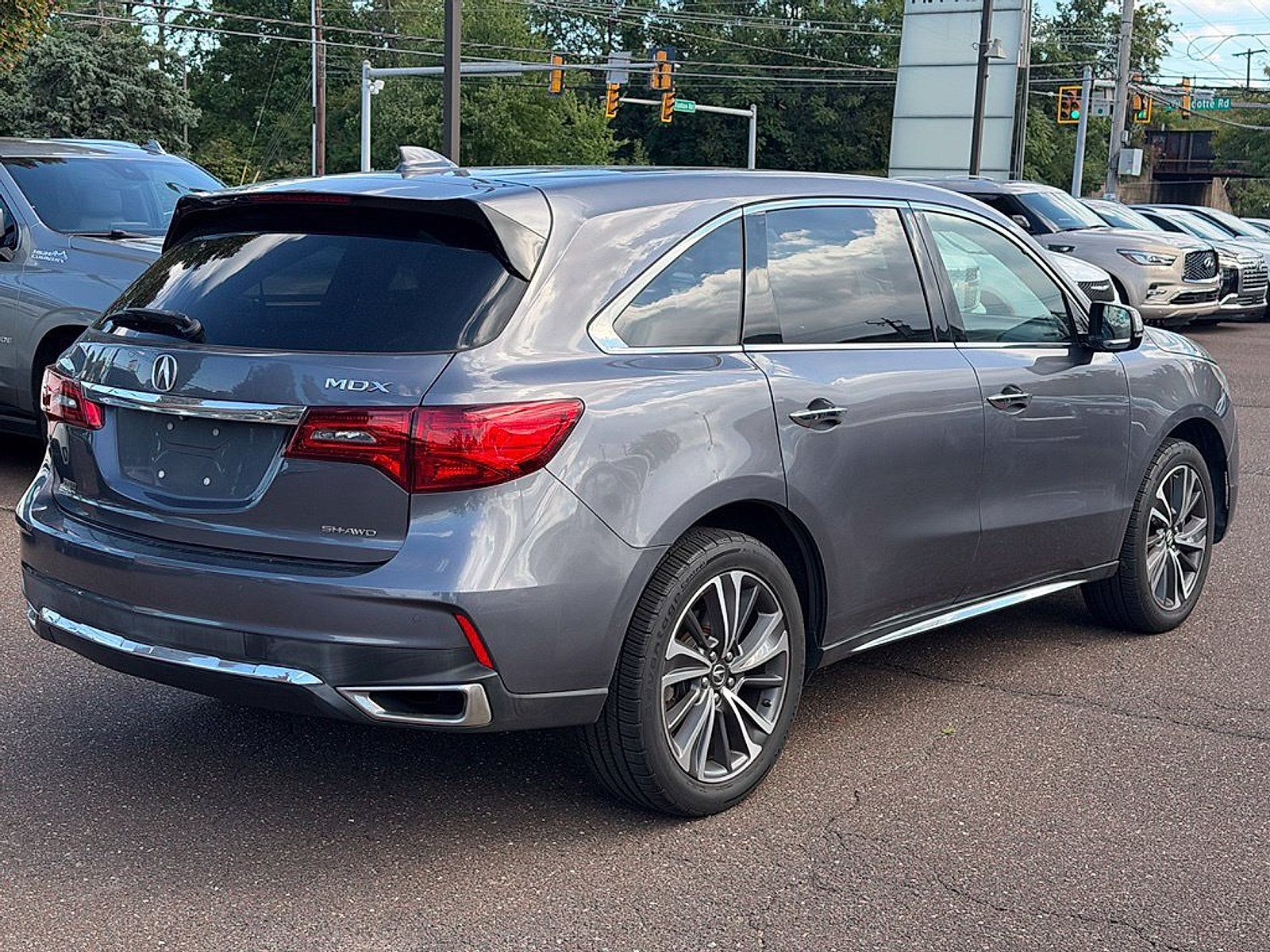 Used 2020 Acura MDX w/ Technology Package AWD/4WD image 7