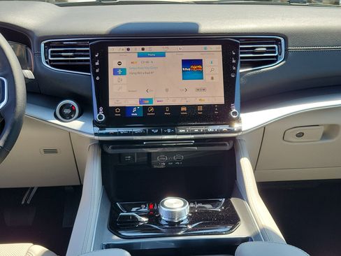 New 2026 Jeep Grand Wagoneer Limited AWD/4WD image 16