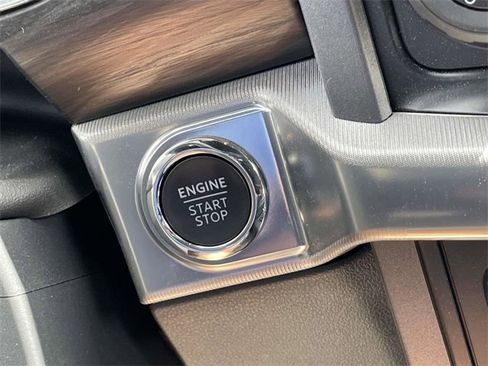 New 2025 Ford F150 Lariat w/ Equipment Group 501A Mid image 17