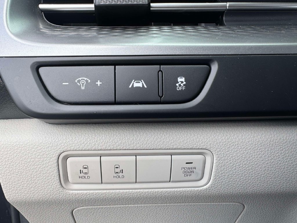 Certified 2024 Kia Carnival LX FWD image 21