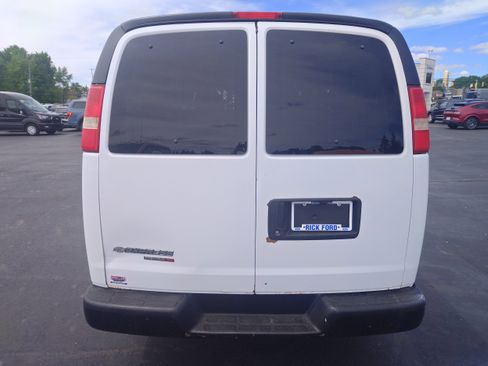 Used 2012 Chevrolet Express 1500 AWD image 10