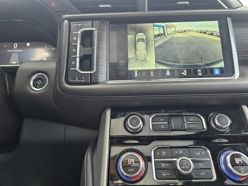 Used 2022 GMC Yukon XL Denali AWD/4WD image 18