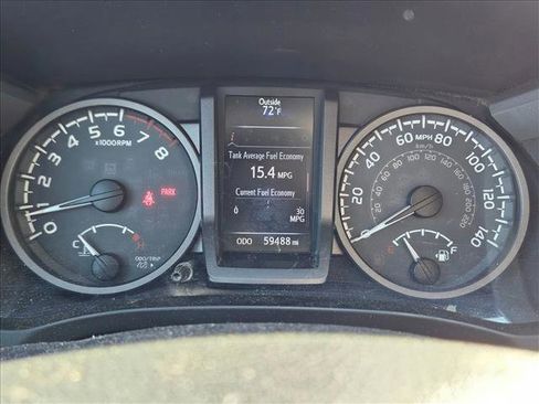 Used 2016 Toyota Tacoma TRD Sport image 11