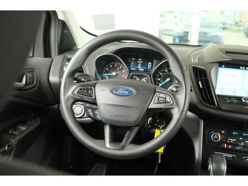 Used 2018 Ford Escape SE w/ SE Sync 3 Package AWD/4WD image 18