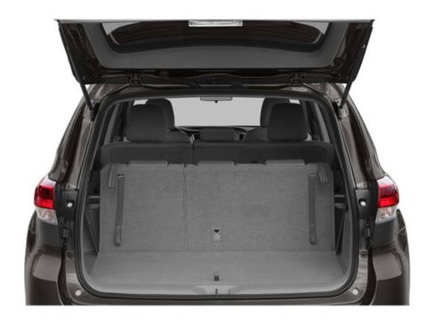 Used 2019 Toyota Highlander LE image 11