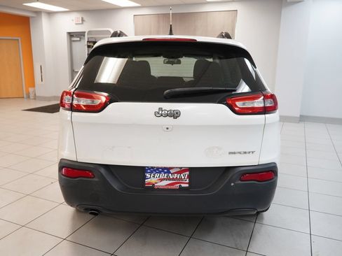 Used 2015 Jeep Cherokee Sport w/ Sport Appearance Group FWD image 8