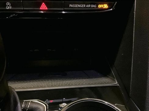 Used 2021 Volkswagen Atlas SEL Premium image 35