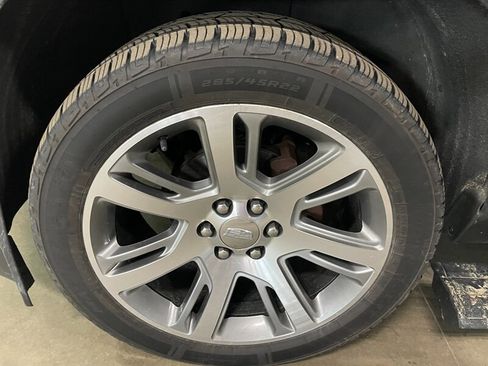 Used 2015 Cadillac Escalade ESV Premium image 21