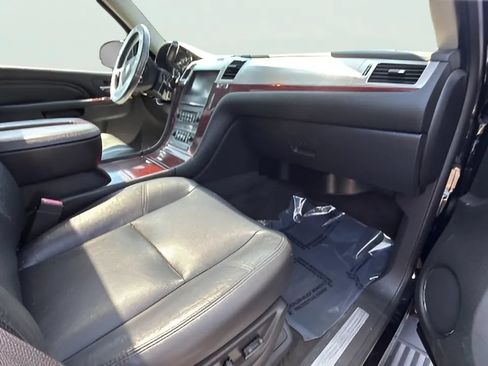 Used 2012 Cadillac Escalade EXT Premium AWD/4WD image 15